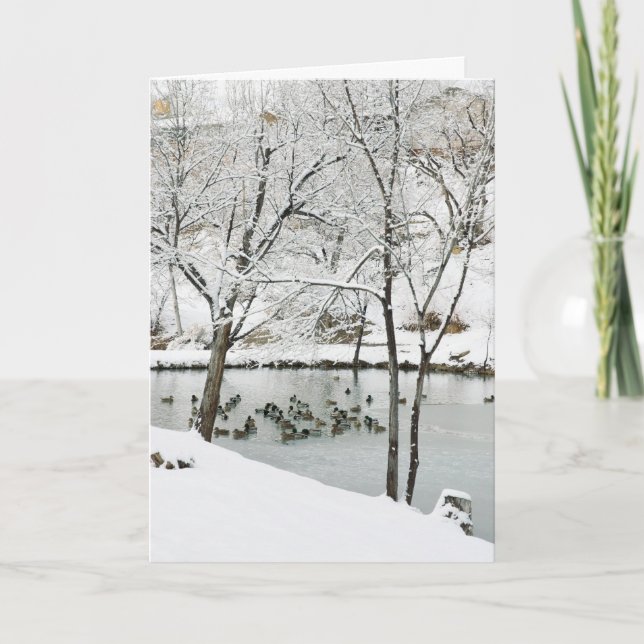 Festividades cartão de férias em lagoa de inverno (Frente)