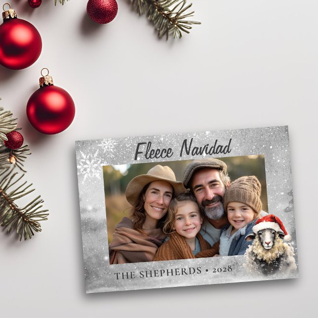 Festividades Cartão de Férias Plana de Foto em Ovelha Whimsical (Fleece navidad whimsical holiday photo card.)