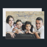 Festividades Cartão de Foto de Férias Estrelas de Amor e Luz<br><div class="desc">Cartão de Foto de Férias do Natal ou Hanukkah Estrelas de Amor e Luz elegante e fofo com padrão de árvore de Natal e azevinho é perfeito para todos os seus amigos e familiares nesta época de festas. Personalize o texto com o nome da sua família e o ano e...</div>