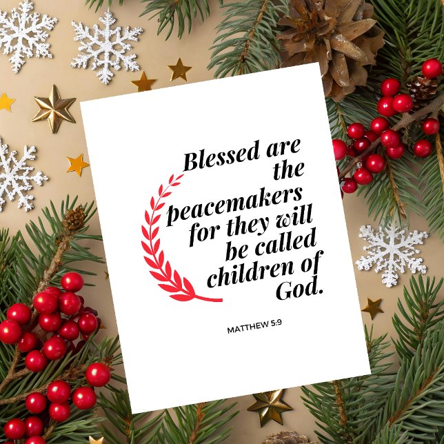 Festividades Cartão de Natal com Versículo da Bíblia Mateus 5:9 (Christmas greeting card with red wreath and Matthew 5:9 Bible verse on white festive background.)