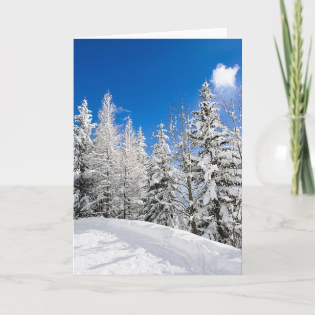 Festividades Cartão de saudação das árvores nevadas sob um céu  (Frente)