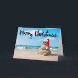 Festividades Cartão do Feliz Natal da areia do boneco de neve<br><div class="desc">Cartão do Feliz Natal da areia do boneco de neve da praia. Faça lhe seus próprios clicando "personalizá-lo" botão e adicionar uma mensagem personalizada. Verifique para fora nossos selos postais do feriado para ver se há uma maneira à moda de enviar seus cartões.</div>