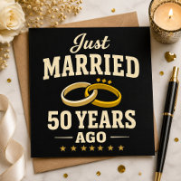 Cartão dourado de celebração de 50 anos de casados