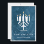 Festividades Cartão moderno de Menorah Hanukkah com suporte da<br><div class="desc">Este cartão feliz de Hanukkah caracteriza moderno e a ilustração do menorah do divertimento está para fora contra um fundo textured no azul que você pode mudar a TODA A COR a utilização "a personaliza" botão! O suporte é personalizable total com uma foto de sua escolha e de um texto...</div>