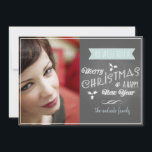 Festividades Cartão plano de férias com quadro de chalkboard az<br><div class="desc">Cartões de natal de quadro com faixa azul de Natal e foto personalizada em fundo de cinza. Cartões planos de Natal 5x7 com um modelo de foto e o texto branco "Feliz Natal e um feliz ano novo". O design de tipografia é impresso em um fundo no estilo do quadro....</div>