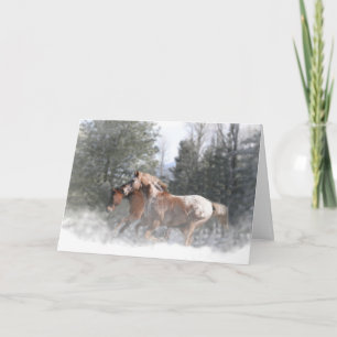 Festividades Cavalos correndo no cartão de Natal da neve