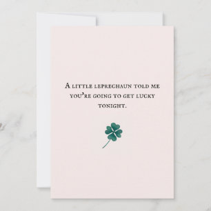 Festividades lindo duende trevo de quatro folhas cartão casais