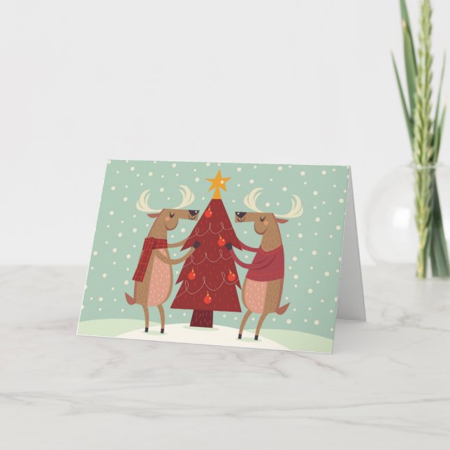 Festividades Rena decorando árvore de Natal cartão de Natal (Frente)