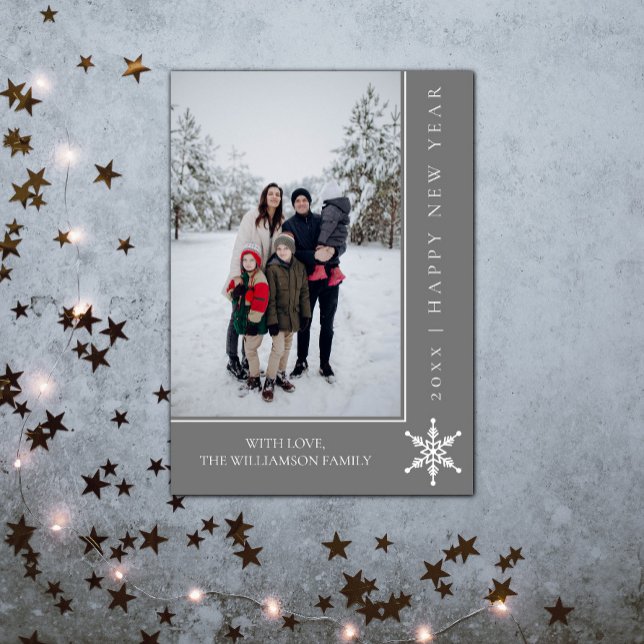 Festividades Simples Floco de Neve Cartão com fotos de Ano Novo (Simple Snowflake New Years Photo Card - Gray)