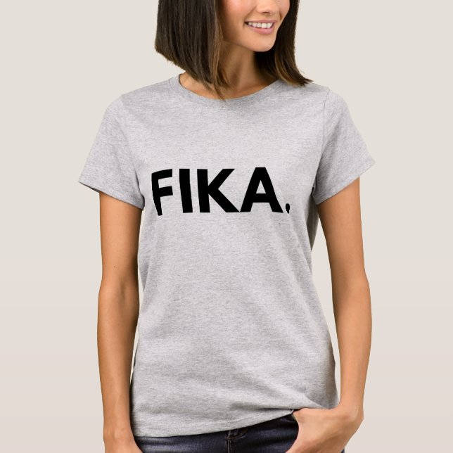 FIKA. T-shirt em negrito (Frente)