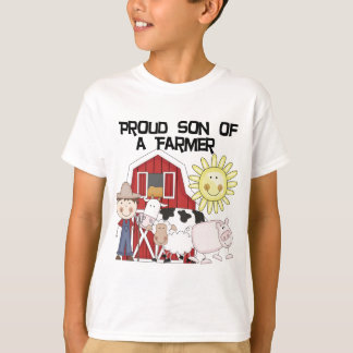Filho orgulhoso do camiseta e dos presentes de um