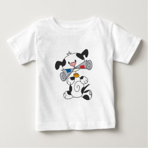 Filhote de cachorro com t-shirt e presentes do