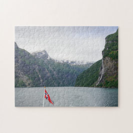 Fiorde de Geiranger com quebra-cabeça de serra de