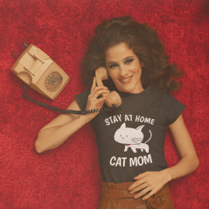 FIQUE EM CASA, MOM T-shirts