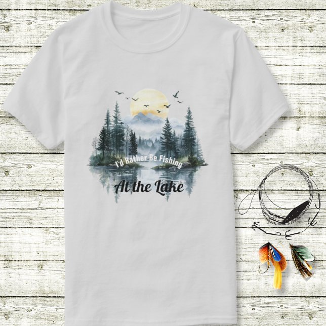 Fishing At The Lake T-Shirt (Criador carregado)