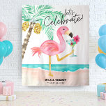 Flamingo Beach Party Tropical Tapeçaria<br><div class="desc">Adicione uma vibração alegre e tropical à sua decoração com esta tapeçaria tropical do Flamingo Beach Party! Apresentando um flamingo cor-de-rosa na praia desfrutando de um coquetel tropical ao lado de uma palmeira com legenda de "celebração de vamos" em uma escrita manual casual moderna. Isto faz uma fotografia divertida para...</div>