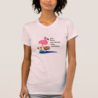 Flamingo engraçado no t-shirt das férias