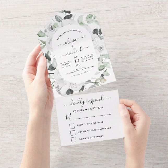 Floral White Roses Eucalyptus Wedding RSVP (Aba destacável)