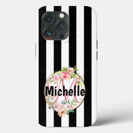 Flores cor-de-rosa, monogramas, listras brancas e