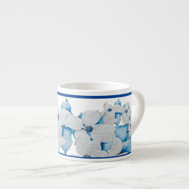 Flores de Dogwood em uma Caneca Espresso (Frente Esquerda)