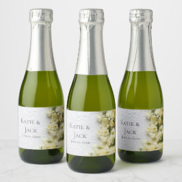 Flores de narciso pálidas na textura