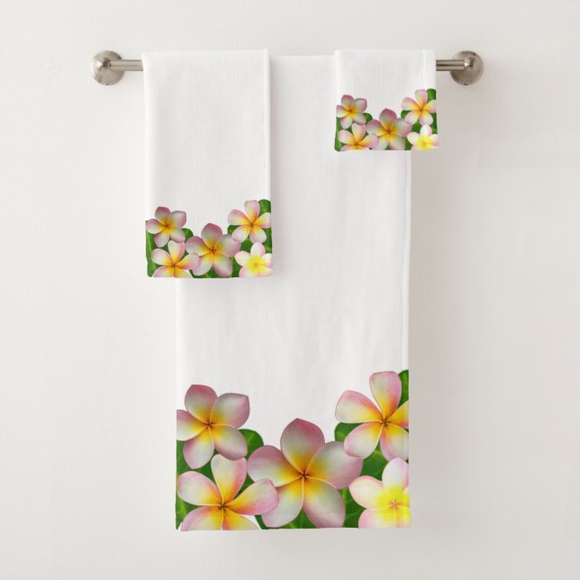 Flores de Plumeria no Conjunto de Toalhas de Banho (Insitu)