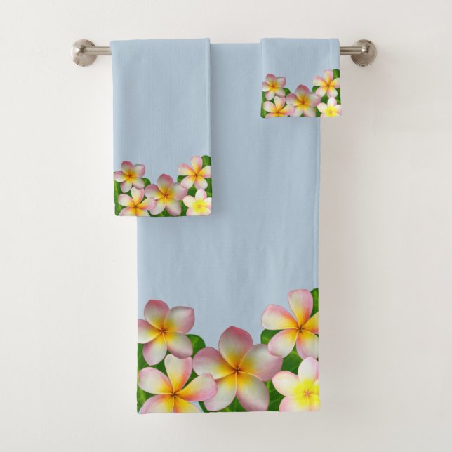 Flores de Plumeria no Conjunto de Toalhas de Banho (Insitu)
