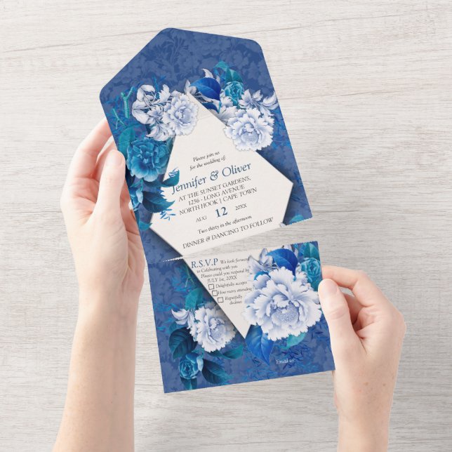 Flores de Rosa Branca em Papel-Padrão Azul (Aba destacável)