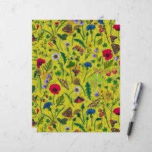 Flores e mariposas selvagens em verde