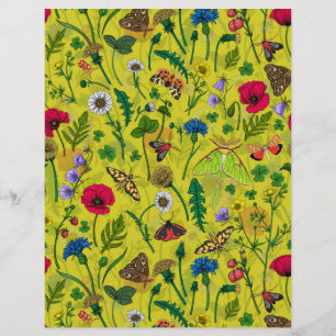 Flores e mariposas selvagens em verde