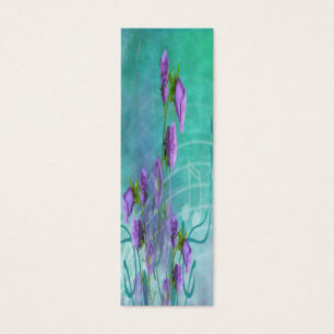 Flores roxas e marcador das notas musicais