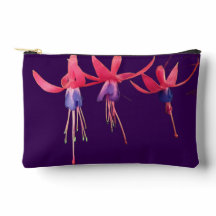 Flores vermelhas e roxas