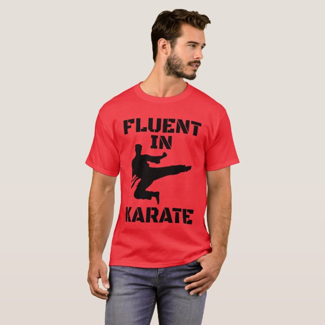Fluente em Karate Camiseta engraçada de Karate (Frente Completa)