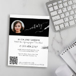 Flyer Agente moderno de assinatura de foto notário QR<br><div class="desc">moderno script de tendências: notário oficial oficial oficial de advocacia,  consultor de lei,  personalizou o promocional preto e branco personalizado com elegante caligrafia e canetas.            Fácil de personalizar com a sua fotografia e o seu CÓDIGO QR de pesquisa gerado automaticamente no seu Web site ou nas suas redes sociais.</div>