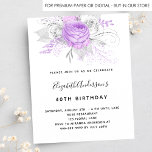 Flyer Aniversário do orçamento de prata floral roxa<br><div class="desc">Por favor, note que este convite está no papel de folheto e é muito fino. Os envelopes não estão incluídos. Para convites mais espessos (mesmo design) visite nossa loja. Para uma festa de aniversário de 40ª (ou qualquer idade). Um fundo branco na moda. Decorados com florais roxos e brancos, rosas...</div>