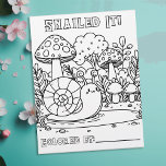 Flyer Caracol e Cogumelos | Página Color Me<br><div class="desc">Um caracol rastejando por cogumelos fofos em um panfleto colorindo estilo camuflador. Página de coloração para adultos,  bonita para crianças,  adolescentes ou adultos,  Linhas simples e grossas para facilitar a coloração. Você pode fazer pedidos em massa para salas de aula ou festas de coloração.</div>