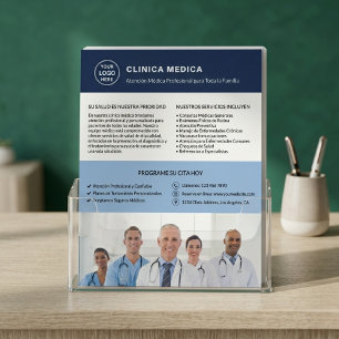 Flyer Código QR do Logotipo do Médico da Clínica Médica 