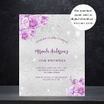 Flyer Convite de aniversário de orçamento de flores cor-<br><div class="desc">Por favor, note que este convite está no papel de folheto e é muito fino. Os envelopes não estão incluídos. Para convites mais espessos (mesmo design) visite nossa loja. Um fundo falso, de aspecto prateado, com faíscas prateadas falsas e flores cor-de-rosa e violeta. Personalize e adicione um nome e detalhes...</div>