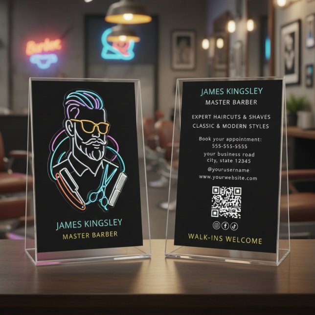 Flyer Corte de Cabelo Profissional Barbeiro Aparência Es (Criador carregado)