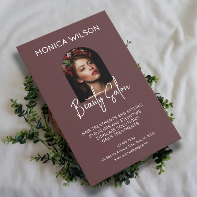 Flyer Elegant minimalist maroon beauty salon (Criador carregado)