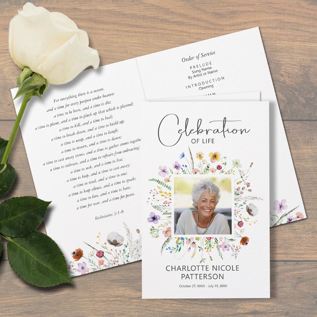 Flyer Foto de Celebração do Programa Funeral Life (Dainty wildflowers Celebration of Life funeral memorial program, 5.5" x 8.5" after you fold them)