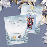 Flyer Foto de Natal - Planejo de inverno<br><div class="desc">Por favor, note que isto está no papel folheado e muito fino. Os envelopes não estão incluídos. Para Cartões de natal mais espessos (mesmo design) visite nossa loja. Floresta de inverno moldada como fundo. Personalize e adicione o logotipo, o nome e uma foto da sua empresa. Feliz feriado escrito com...</div>