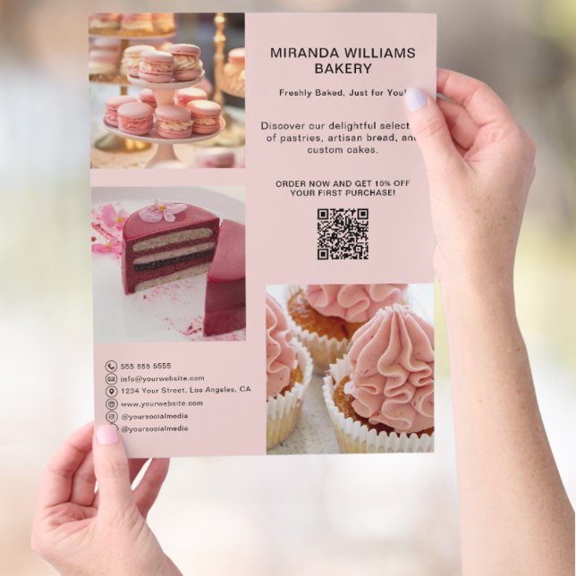 Flyer Foto de promoção de padaria Mídia social QR rosa (Bakery Promotion Photo Social Media QR Pink Flyer)