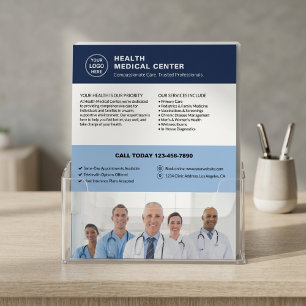 Flyer Logotipo do Médico da Clínica de Saúde Foto Código