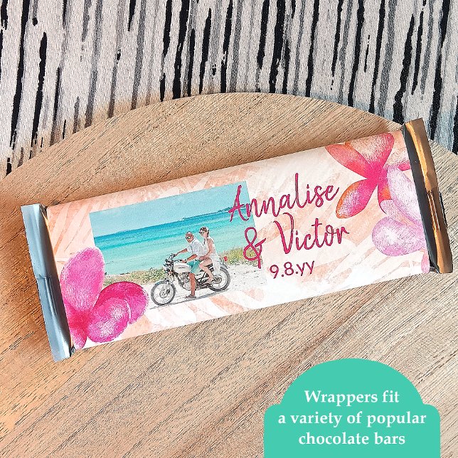Flyer Molhador de Bar de Doces de Casamento Personalizad (pink tropical wedding candy wrappers personalized chocolate bar labels, pink coral plumeria flowers)