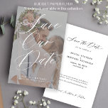 Flyer Orçamento moderno casamento elegante de fotos salv<br><div class="desc">Casamento moderno e romântico de baratos BUDGET, salve a data modelo PAPER FLYER com sua foto personalizada em uma camada transparente de tendências com um roteiro de caligrafia com letras brancas. Fácil de personalizar com seus detalhes e imagem de noivado em ambos os lados! Adequado para qualquer tema de casamento...</div>