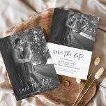 Flyer Orçamento Salva a Data Manuscrita Foto Foto de Cas<br><div class="desc">Casamento de Orçamento Salve os Cartões de Data que têm uma foto na frente e atrás. Os Cartões salve a data de outono manuscrito, outono, verão, Primavera de inverno contêm uma tipografia cursiva moderna, escrita à mão, que é elegante, simples e moderna de usar depois de você celebrar o dia...</div>