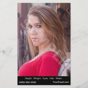 Flyer Os comp(s) modelo do Headshot cardam o barato