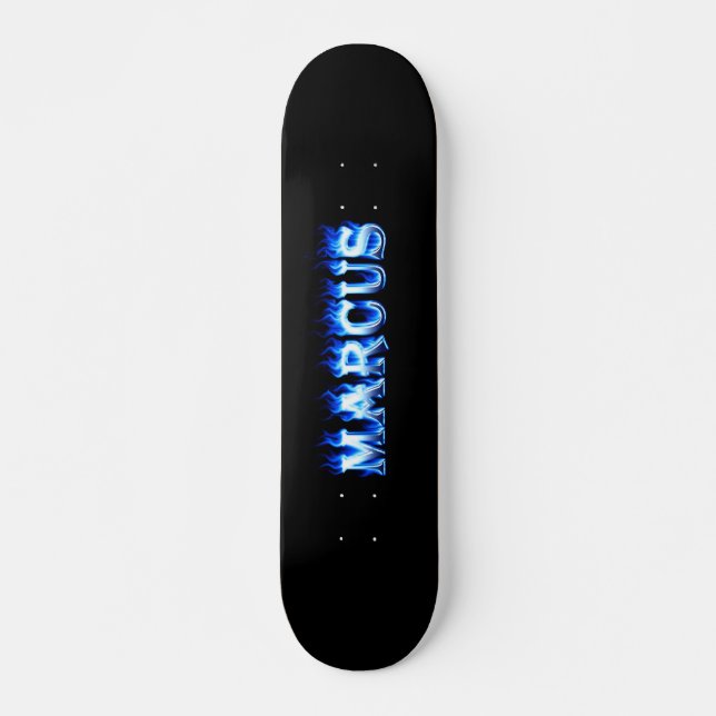 Fogo do skate de Marcus e design azuis das chamas (Frente)