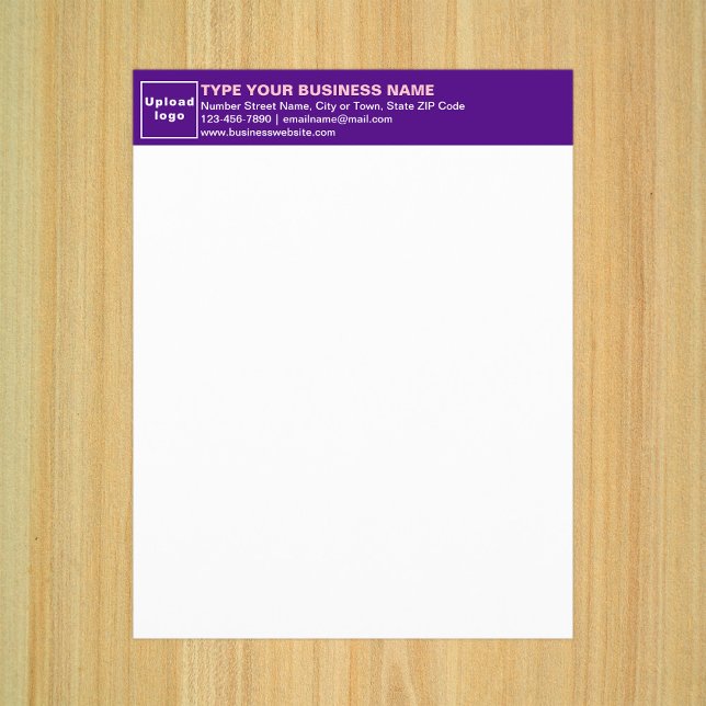 Folha de papel com papel roxo para empresas (Business purple letterhead on paper sheet.)